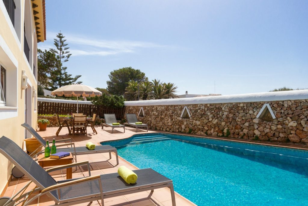 4. Piscina